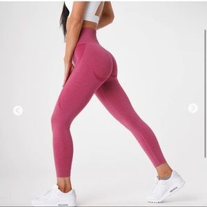 NVGTN Contour Seamless Leggings - Crimson